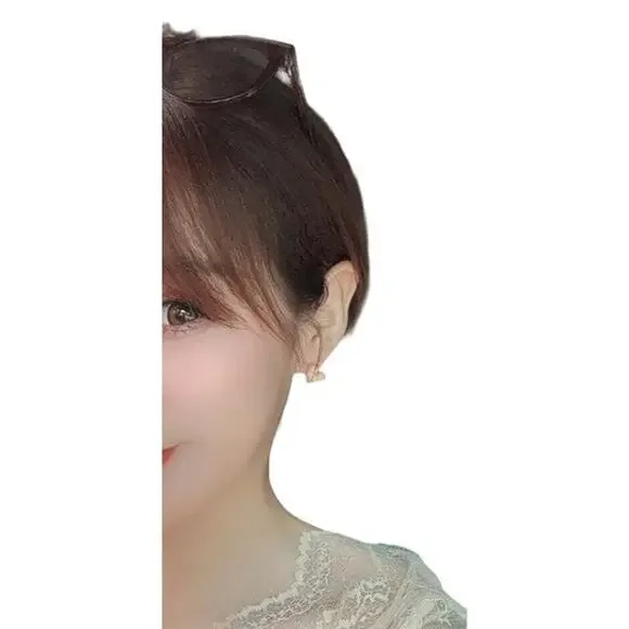 NEW Delicate Dainty Pink Sweet Heart Shaped Precious Gold Stud Earrings A0113 - Picture 8 of 14